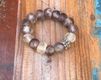 Glass beaded bracelet wit sterling silver accent bead