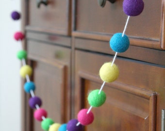 Easter Felt Ball Garland, Bright Easter Garland, Pom Pom Garland, Banner, Party Decor, Mantel Decoration