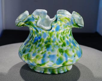 Vintage 1965 Fenton Vase Collectable Swirled Spatter Design Art Glass Ruffled Edge MINT