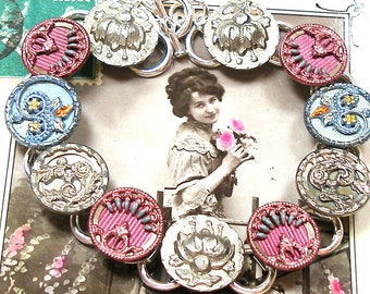 French BUTTON bracelet, Victorian flowers, 7.5". One of a kind button jewellery. Present gift.