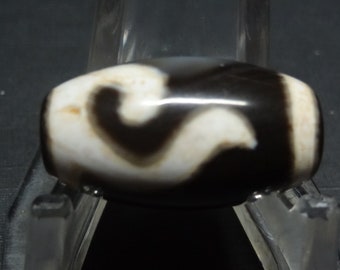 1803-123 - Authentic Tibetan Dzi Bead - Money Hook Dzi Bead - Tibetischen Dzi Perle