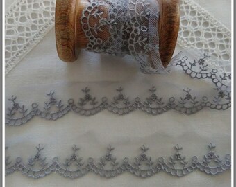 Lace Camellia Pearl gray