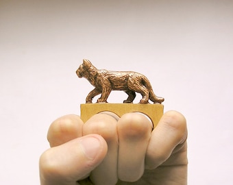 Animal Wooden Knuckle Ring Cat, handmade Copper Cat ring, coctail statement double ring, for cat lovers, cat jewelry, brown, beige