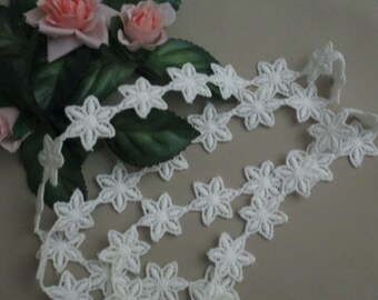 FREE SHIPPING Antique Lace Trim Vintage Lace Trim Cotton Appliques Motifs