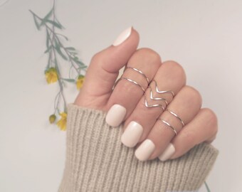 Midi Rings/ Silver Knuckle Ring Set/ Stacking Rings/ Gift for Her/ Set of 7, 3 Chevrons and 4 Bands/ Simple Rings