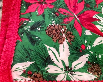 Christmas tablecloth, christmas linen, Christmas fabric, Vintage linens, vintage Christmas tablecloth, vintage tablecloth, Vintage christmas