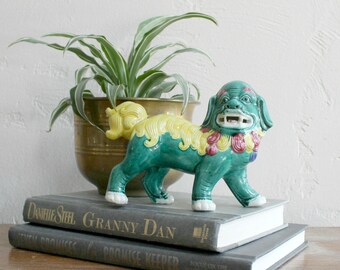 Green Foo Dog Statue, Colorul Foo Dog Figurine, Porcelain Fu Dog, Chinoiserie Home Decor, Shishi Temple Lion Guard Bookend Decorative Accent