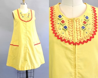 Vintage 1960s Yellow Floral Embroidered Sleeveless House Dress. 1960s Floral Embroidered Yellow Trapeze Dress. Vintage Cotton House Dress
