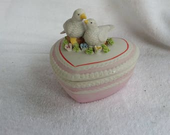 Vintage Porcelain White Dove Lovebird Trinket Box, Ring Box with Lid