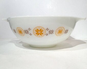 Pyrex Town and Country 4 Quart Mixing Bowl, Pyrex 444 Cinderalla Bowl, Nesting Bowl, Vintage Pyrex
