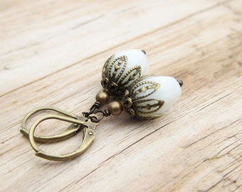 Bronze cream small buds earrings