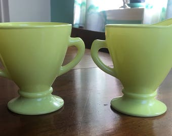 Hazel Atlas Chartreuse Sugar and Creamer Set