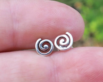 Vintage 925 Sterling Silver Swirl Stud Earrings