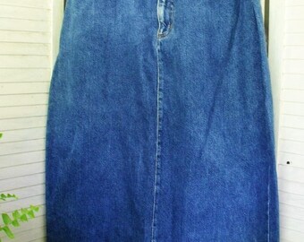 Vintage Denim Skirt with Fringe Hem/ Size 16 1990's Denim High Waist Skirt/ Jeans Style Retro Denim/ Shabbyfab Thrifted Funwear