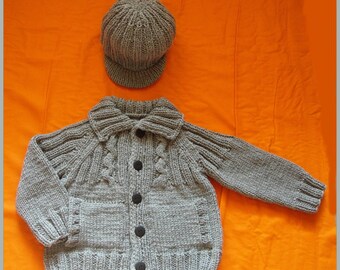 Grey vest with cable and 6 Hat set