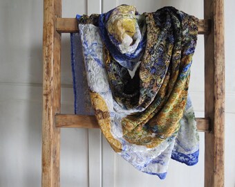 Viscose and silk velvet shawl, transparencies and practicality