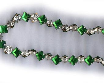 vintage rose montees emerald green 5mm square shape or 7mm on diagonal diamond shape TWENTY FIVE montees, sew ons, prong set faceted crystal