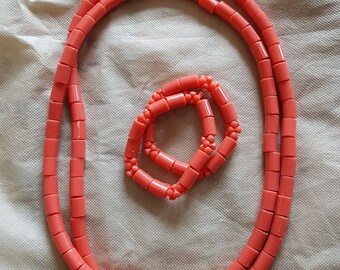 Pink Twin plastic necklace with matching bracelets