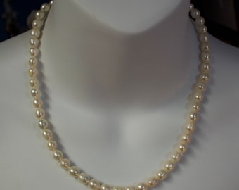 18" 7.4mm White Freshwater Baroque Pearl Necklace