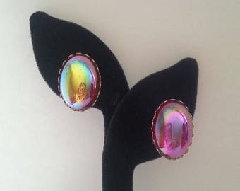 ON SALE Vintage Red Glass Stone Screw Back Earrings ** Mid Century Retro Rockabilly Accessories ** 1940's 1950's Vintage Jewelry
