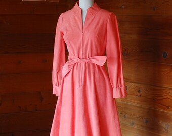 vintage Mollie Parnis pink ultrasuede dress / size small medium