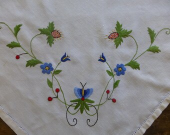 Vintage Linen Tablecloth with Hand Embroidered Flowers 97x98cm