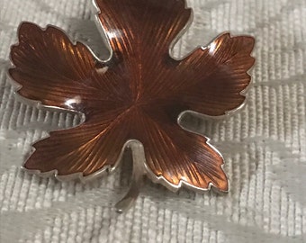 Vintage Brooch, Enamel Leaf Brooch, Vintages Brooches, Leaf Brooch, Enamel Brooches, Gold Leaf Brooch, Vintage Pins, Leaf Pin, Leaf Jewelry