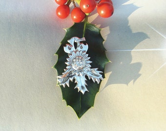 Fine silver flower pendant, holly leaf pendant, flower necklace silver, holly leaf necklace, floral jewelry, seasons gift Christmas necklace