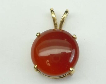 Vintage Butterscotch Carnelian Cabochon prong set 14Kt Yellow Gold Pendant