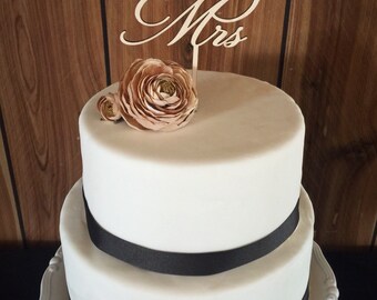 Wooden Mr. & Mrs. Cake Topper