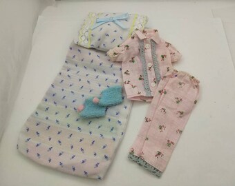 Hong Kong Barbie Pajamas and sleeping bag fashions Outfit 11 inch doll