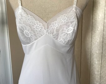Vintage 60s Vanity Fair Full Slip, size 34