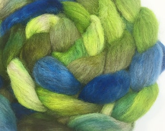 Lallybroch - handdyed combed tops roving for spinning and felting 100g