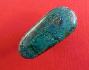 Chrysocolla with azurite cabochon