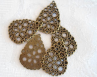 185- Pendant, drop, antique bronze, 27mm long, 20mm wide, 1mm thick, hole 1.5mm (6)