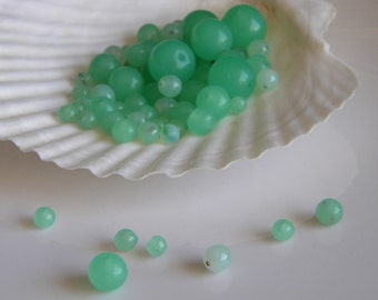 Destash bead lot of green chrysoprase glass round vintage beads - jewelry supply