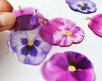 Pansy silver necklace. Nature Resin Necklace. Flower jewelry. Transparent jewelry. Purple necklace. Resin necklace. Resin jewelry.