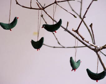 Green birds . A set of 5 birds.