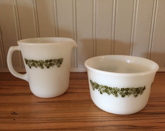 Pyrex Creamer and Sugar Set