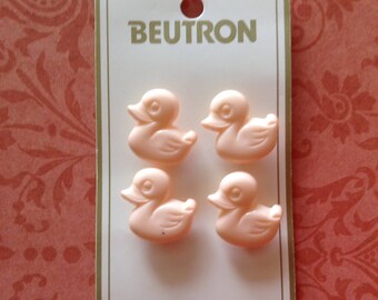 Vintage Carded Buttons - 4 Plastic Peach Coloured Ducks - Kids Clothes, Cardigans