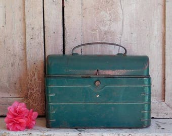 Vintage Green Lunch Box, Domed Lid