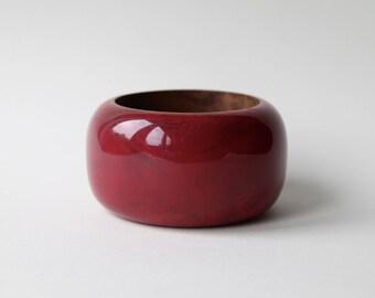 Vintage maroon thick wood bangle. 1980's smooth glazed maroon wooden bangle. Bohemian 1980's wood bangle. Stacking chunky wooden bangle.