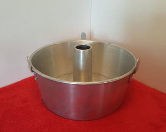 vintage mirro cake pan / angel food cake pan / 5394M / removable bottom aluminum cake pan, bundt cake pan