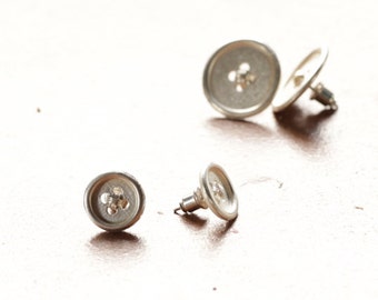 Earrings button