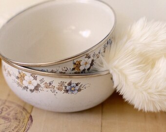 Vintage enamelware mixing bowls, white enamelware with floral pattern, flower bowls, vintage mixing bowls