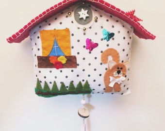 Casina made of felt and decorated and hand-sewn felt