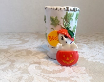 Vintage Hallmark Ghost Pin / Plastic Halloween Jack o Lantern Brooch / Halloween Party Wear