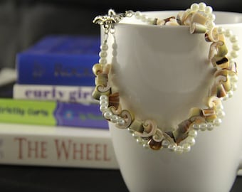 Pearls and shells bracelet