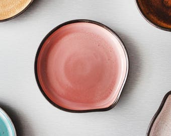 Tender Light Pink and Black Spoon Rest, Stoneware Spoon Dish, Ceramic Spoon Rests, Pottery Spoon Holder Housewarming Gift for Wife Mom Mum