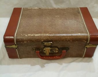 Antique travel luggage suitcase